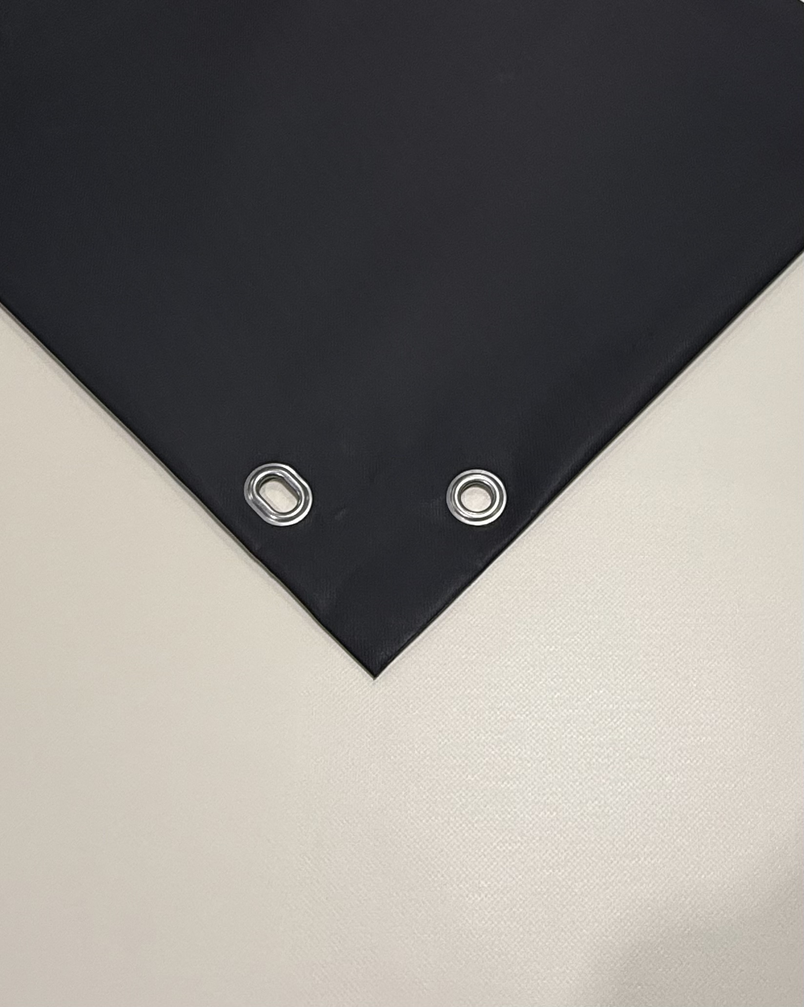 Abdeckplane PVC matt mit Canvas-Maserung mit Tür und Fenster 
