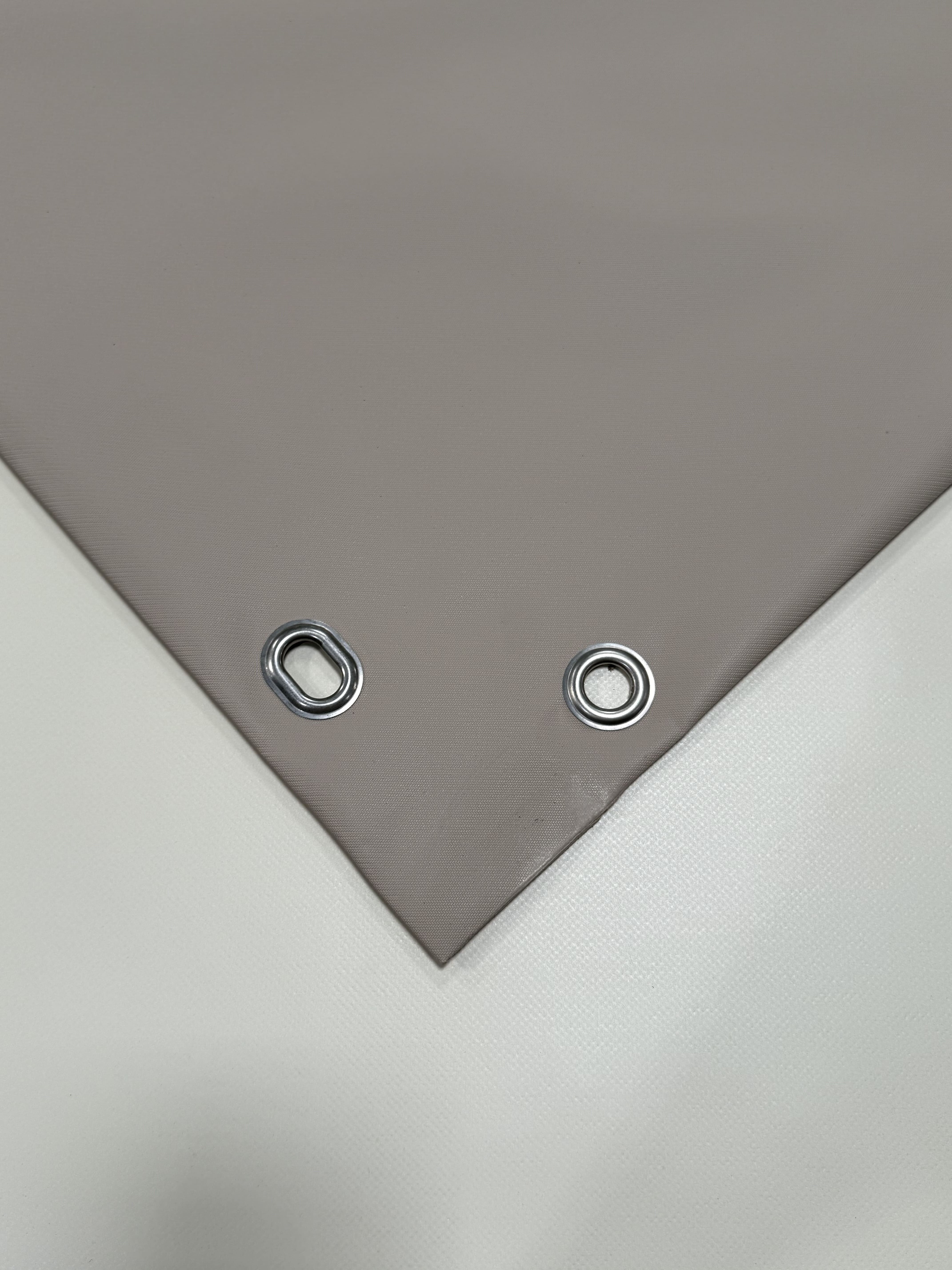 Abdeckplane PVC matt mit Canvas-Maserung mit Tür und Fenster 