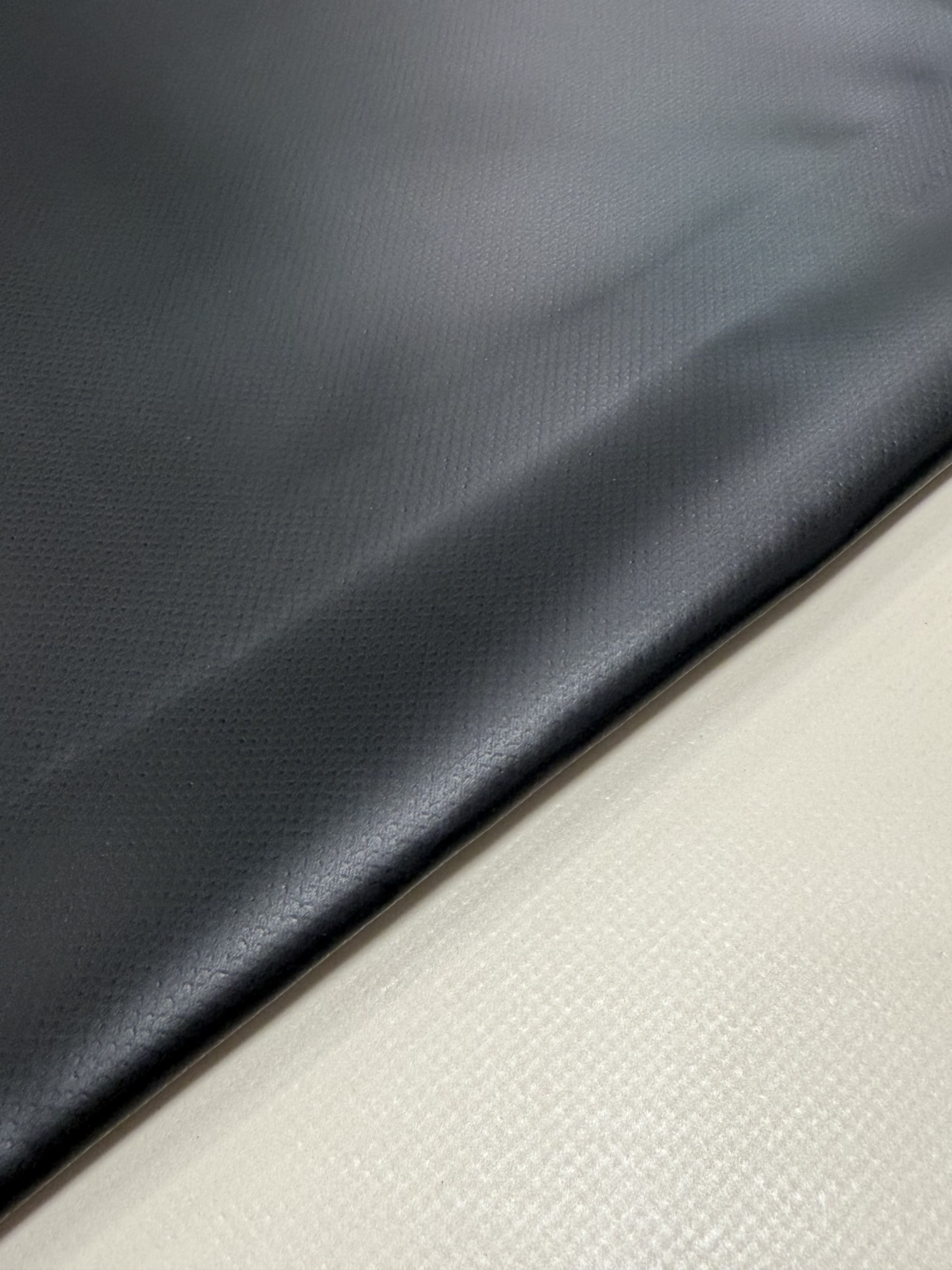 PVC Rollenware 300cm breit, 640g/m², exklusiv matt, B1 schwer entflammbar 