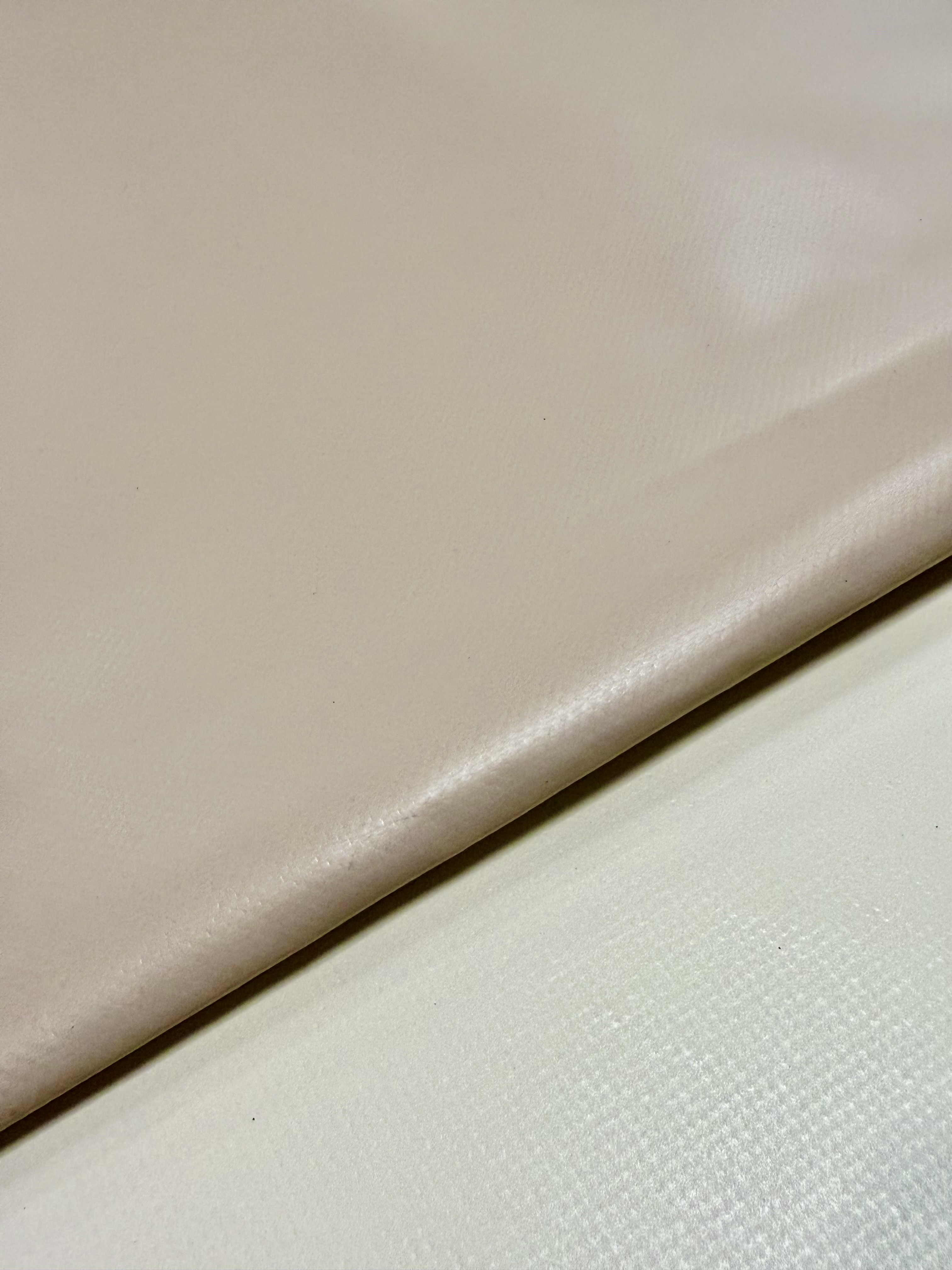PVC Rollenware 300cm breit, 640g/m², exklusiv matt, B1 schwer entflammbar 